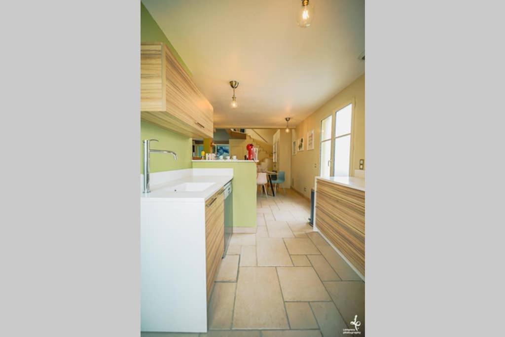 טרואה Maison Piscine Interieure Et Garage מראה חיצוני תמונה