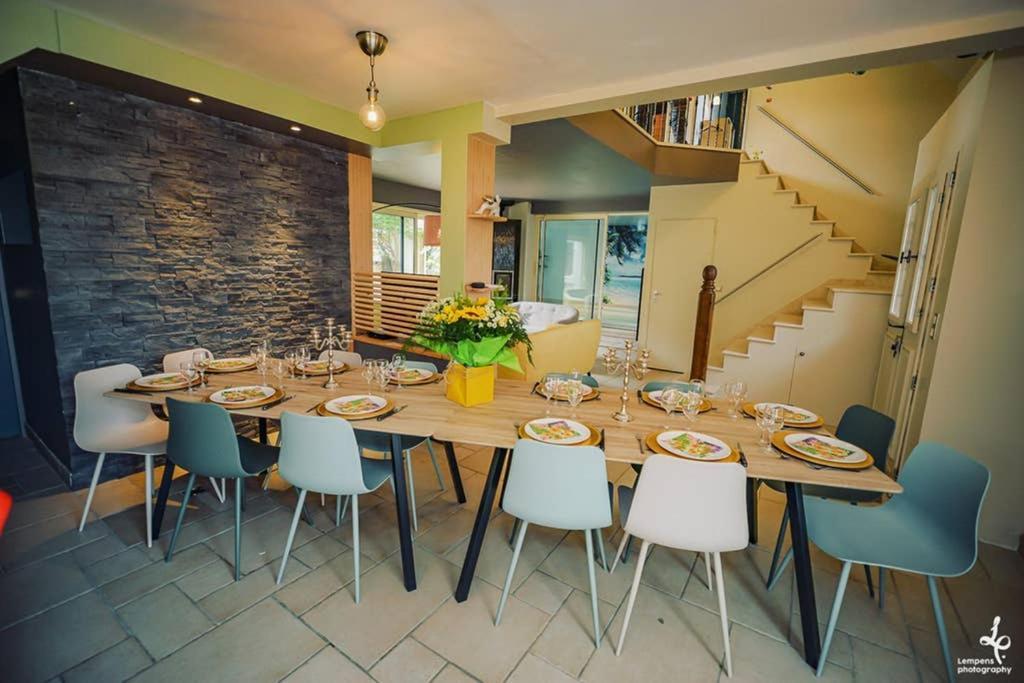 טרואה Maison Piscine Interieure Et Garage מראה חיצוני תמונה